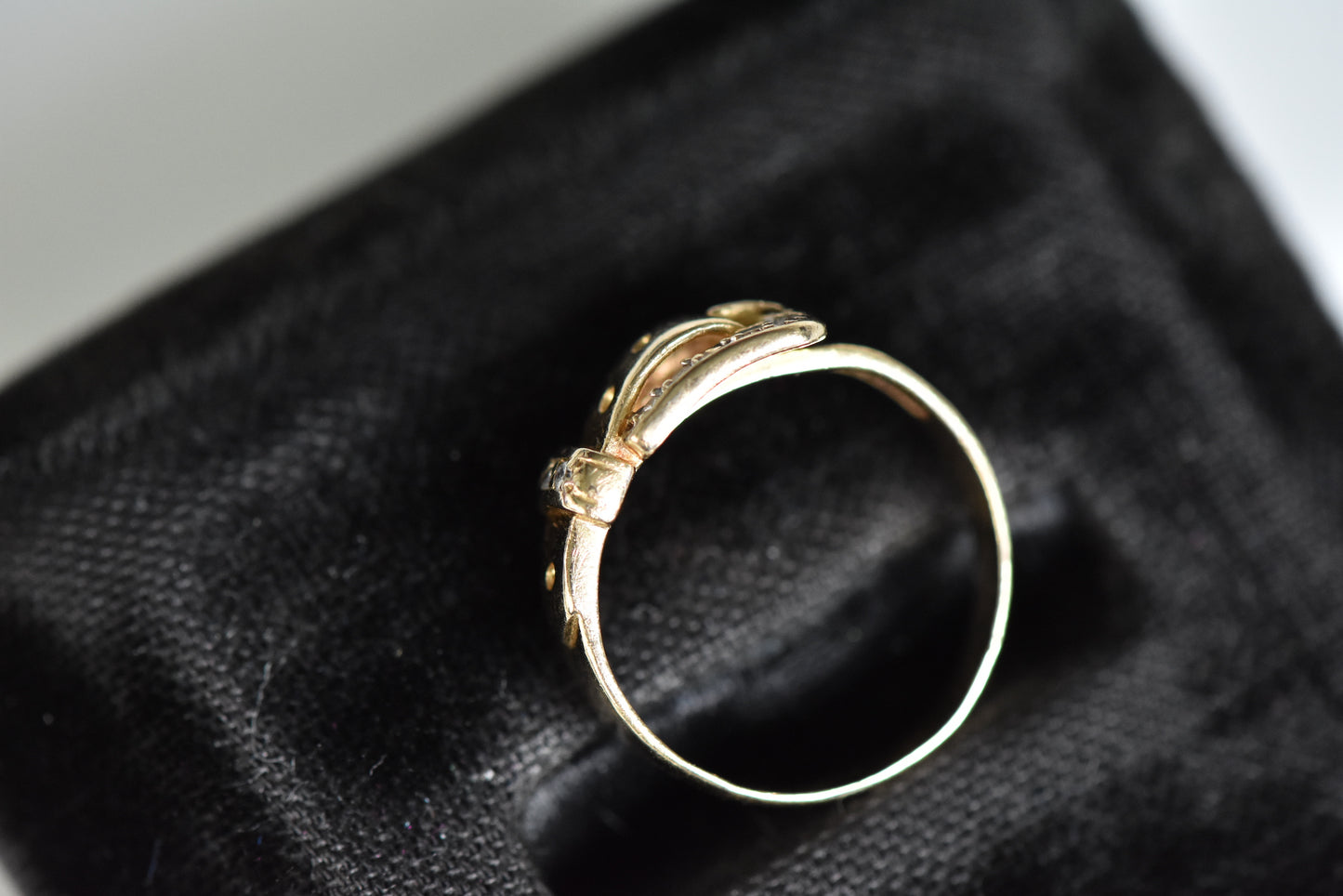 The Buckle Ring