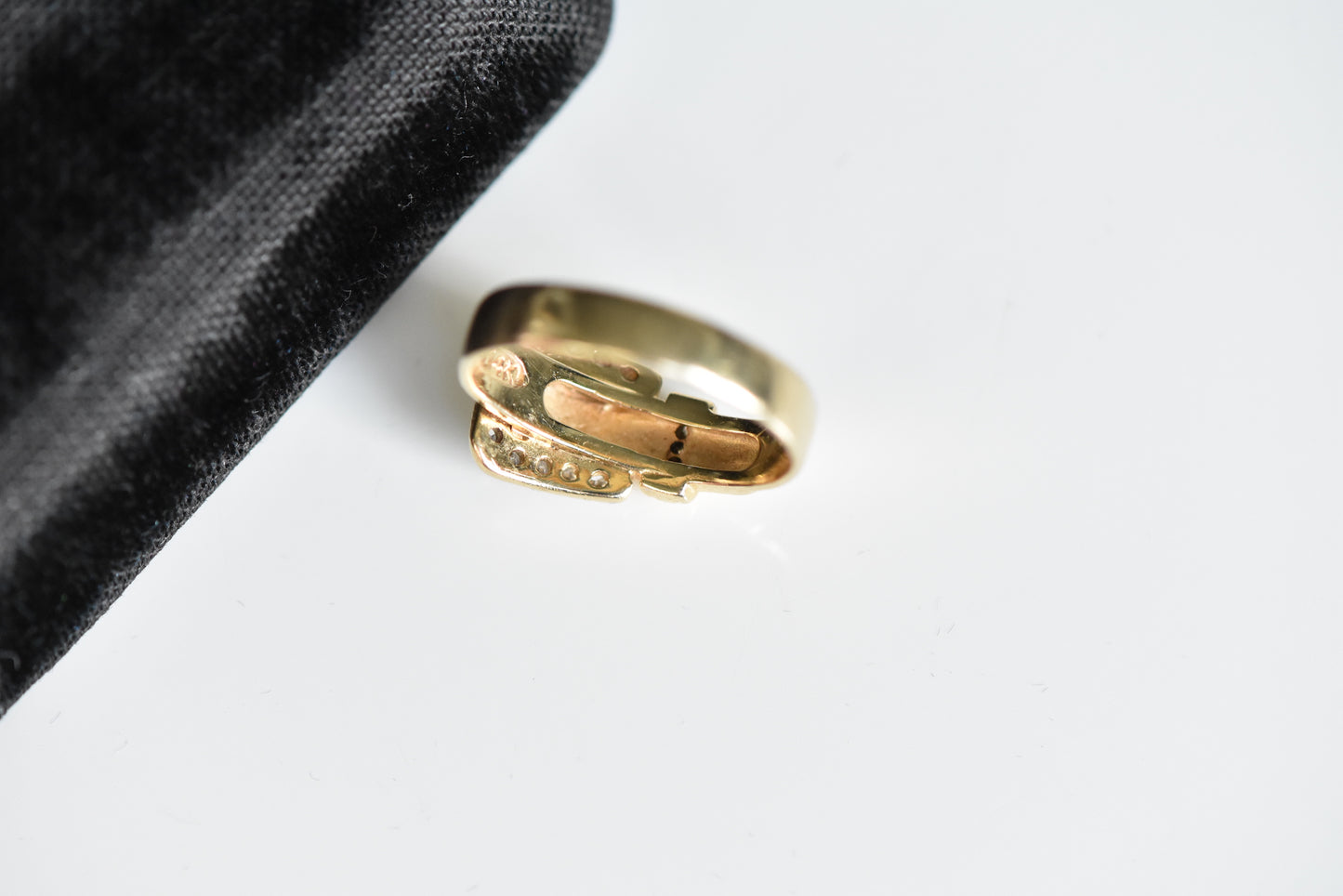 The Buckle Ring