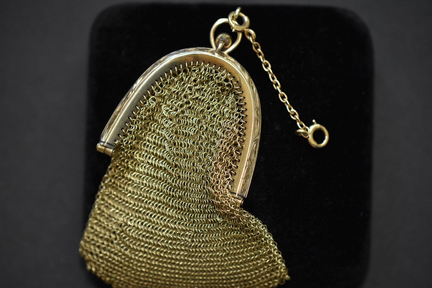 The Golden Chainmail Pendant
