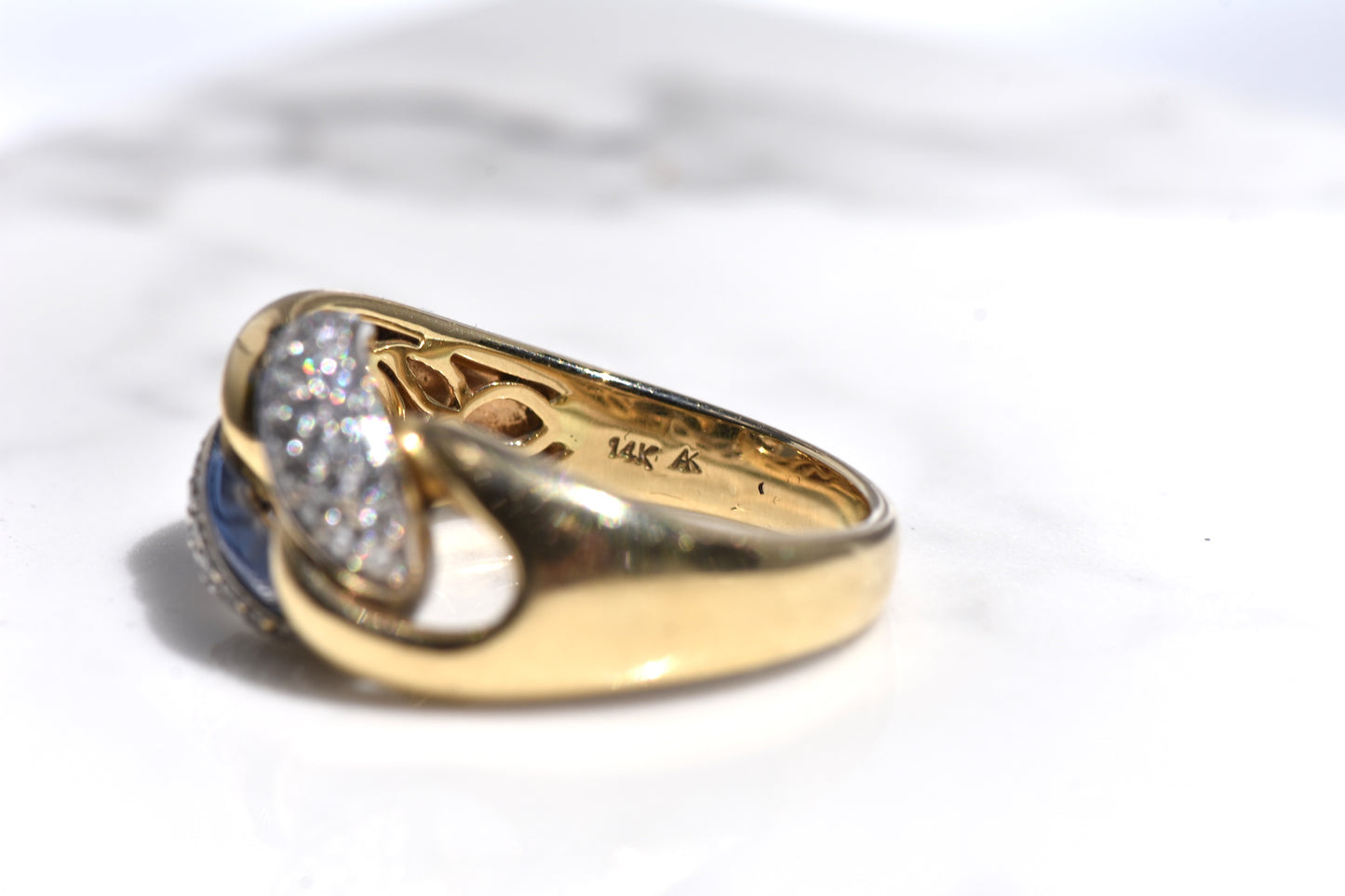 The Diamond Link Ring