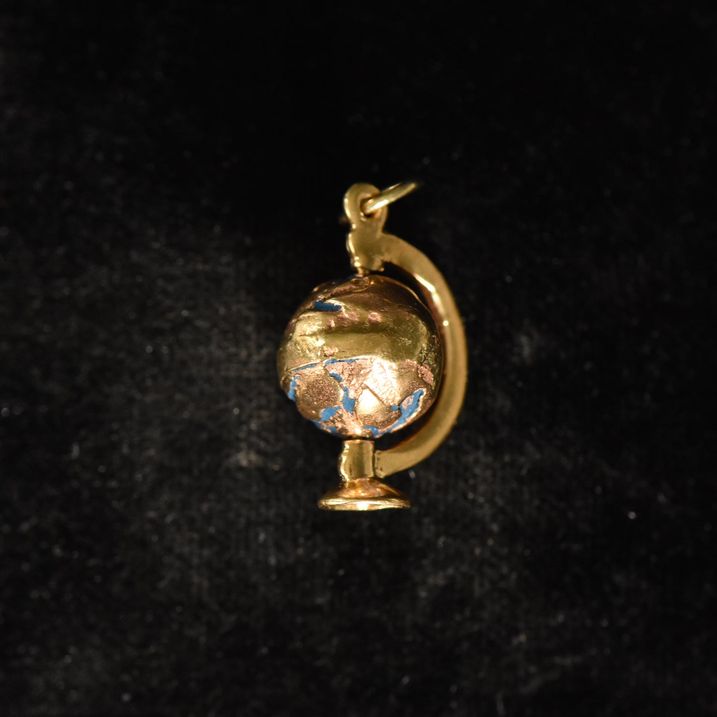 The Globe Pendant