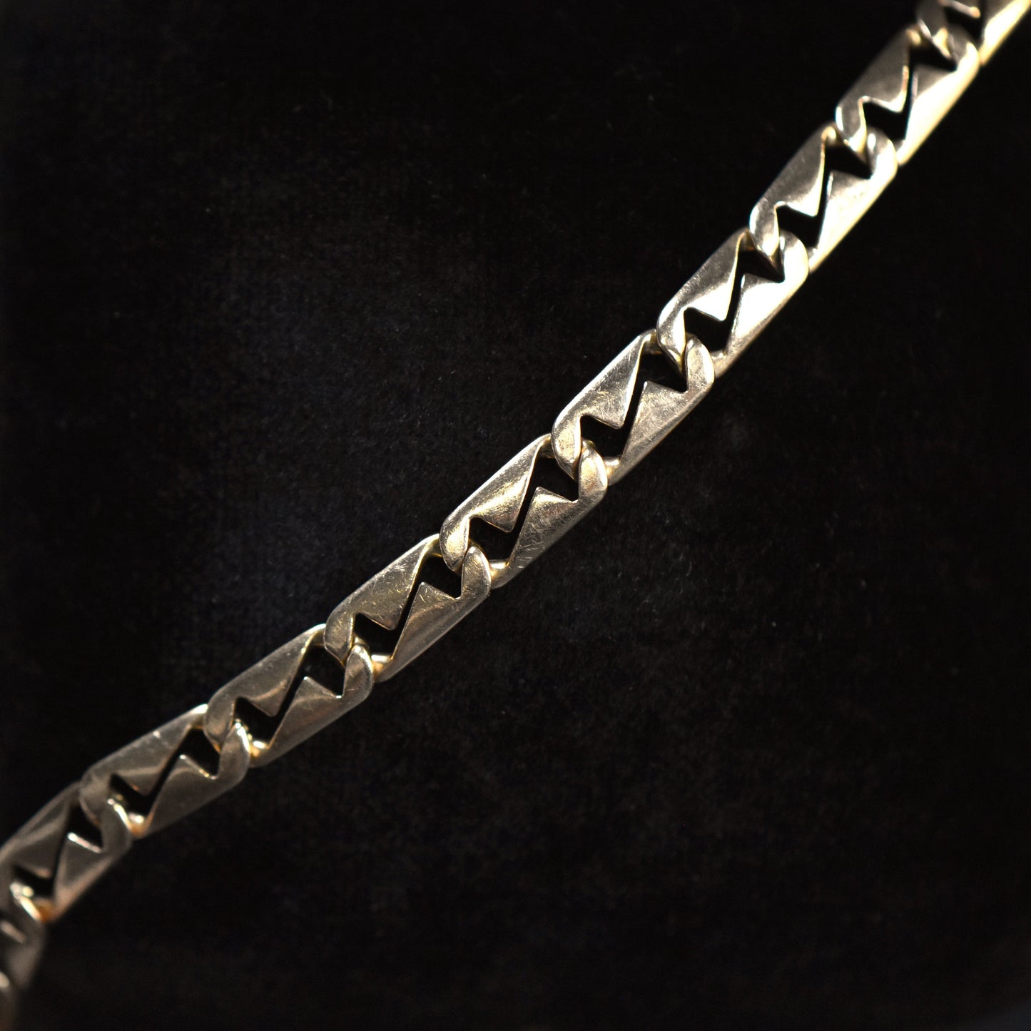 The Razor Bracelet