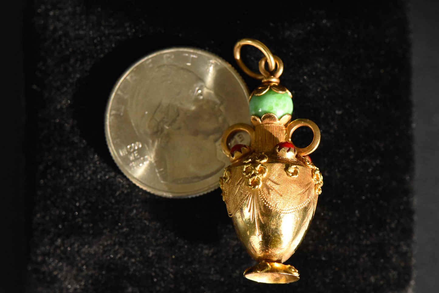 The Amphora Pendant