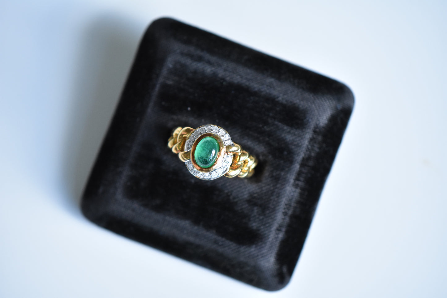 The Emerald Curb Ring