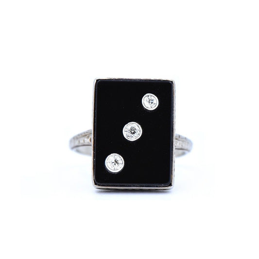 The Domino Ring